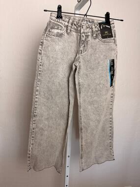 Art Class Girls Size 6 Loose Mid Rise Wide Leg Gray Wash Jeans Raw Hem NWT